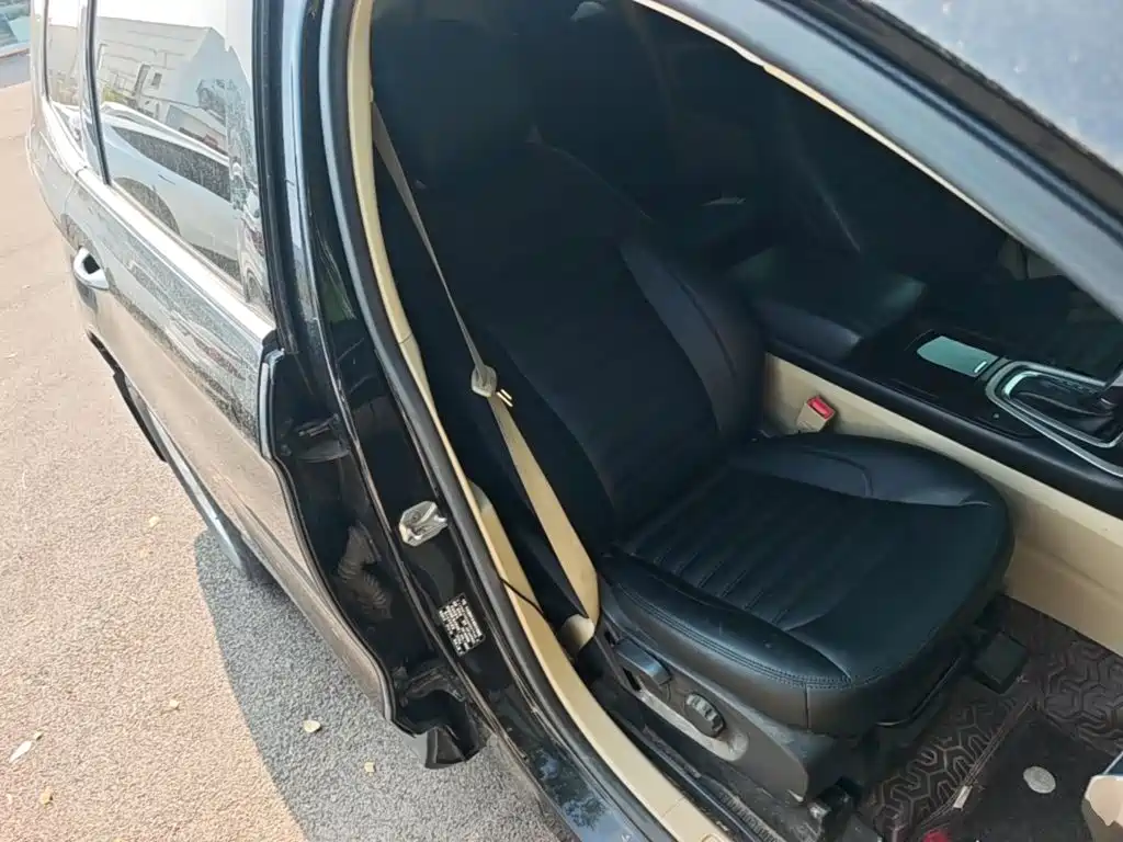 Фото 25 - Ford Edge