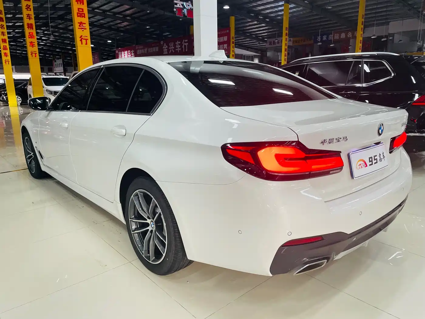 BMW 5 Series 2022 525Li M Sport Package фото 6