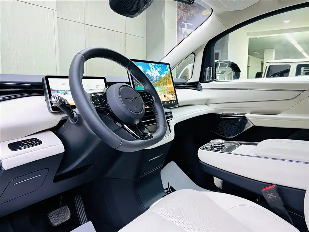 Geely Galaxy Yizhen L380 2025 805km Collector's Edition 4WD фото 8