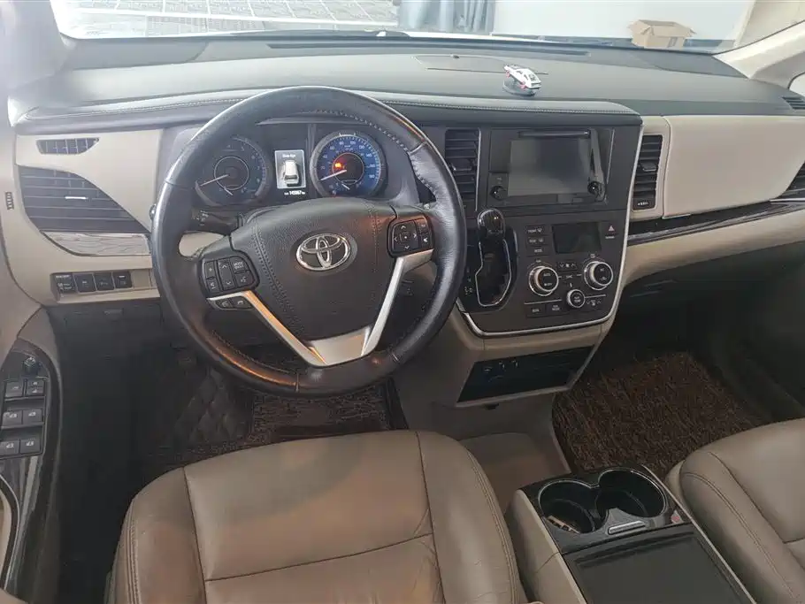 Toyota Sienna 2005 Model 3.3 XLE фото 12