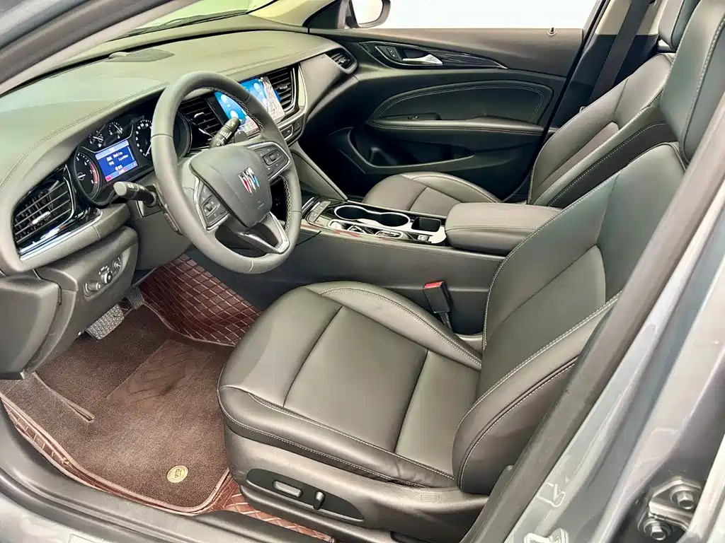 Photo 6 - Buick Regal