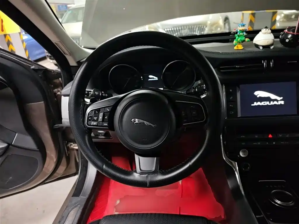 Jaguar XF 2016 2016 XF 2.0T 2WD Elegance Edition