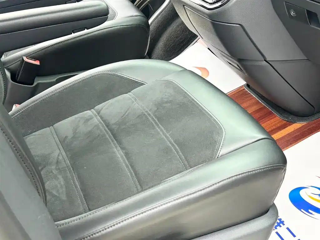 Volkswagen Multivan 2018 2.0TSI 2WD Luxury Edition 7-Seater фото 12