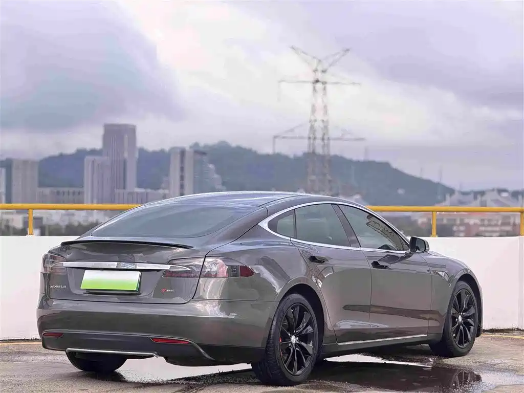 Tesla Model S 2014 2014 Model S P85
