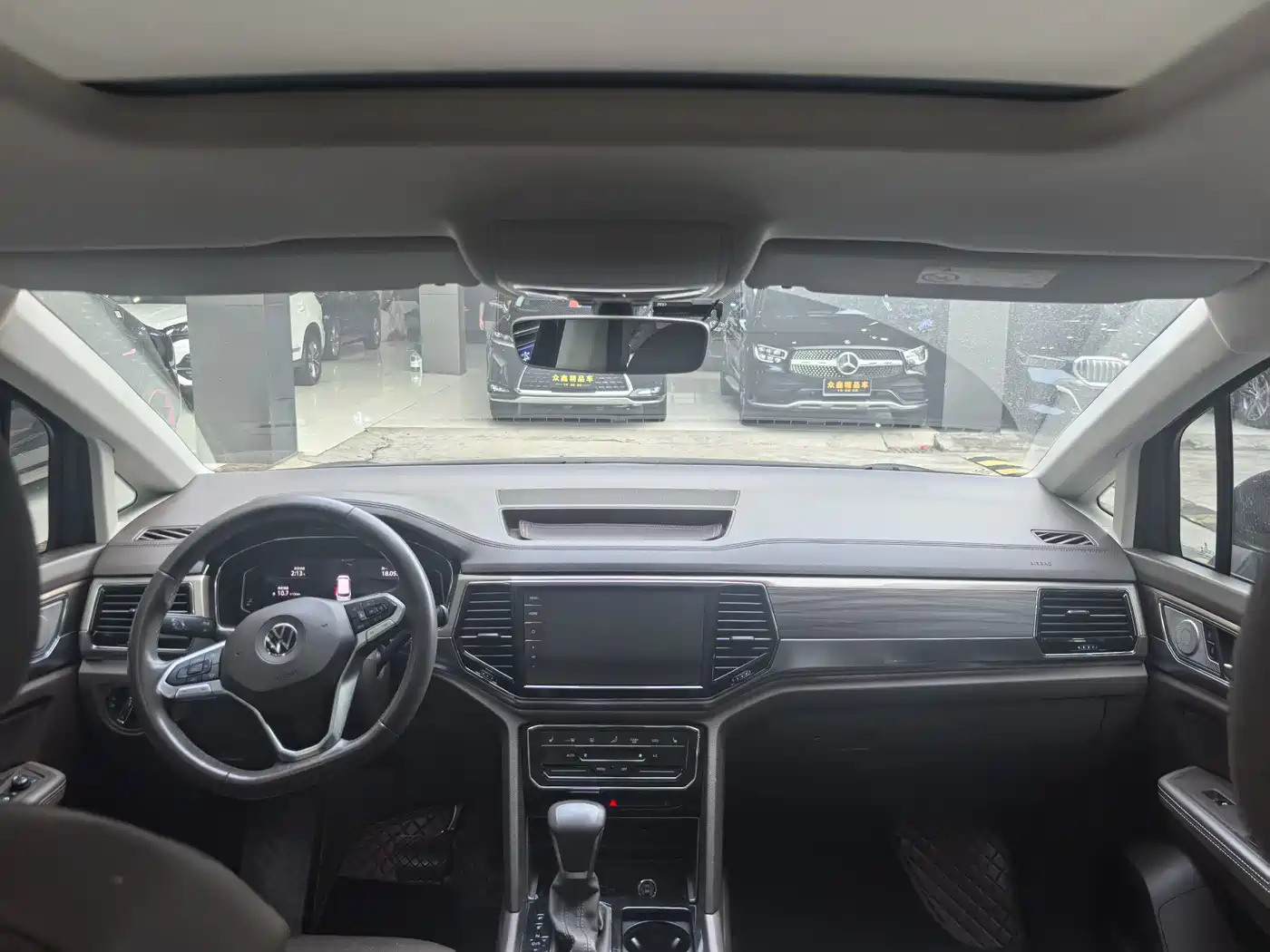 Volkswagen Viloran 2020 330TSI Luxury Edition фото 12
