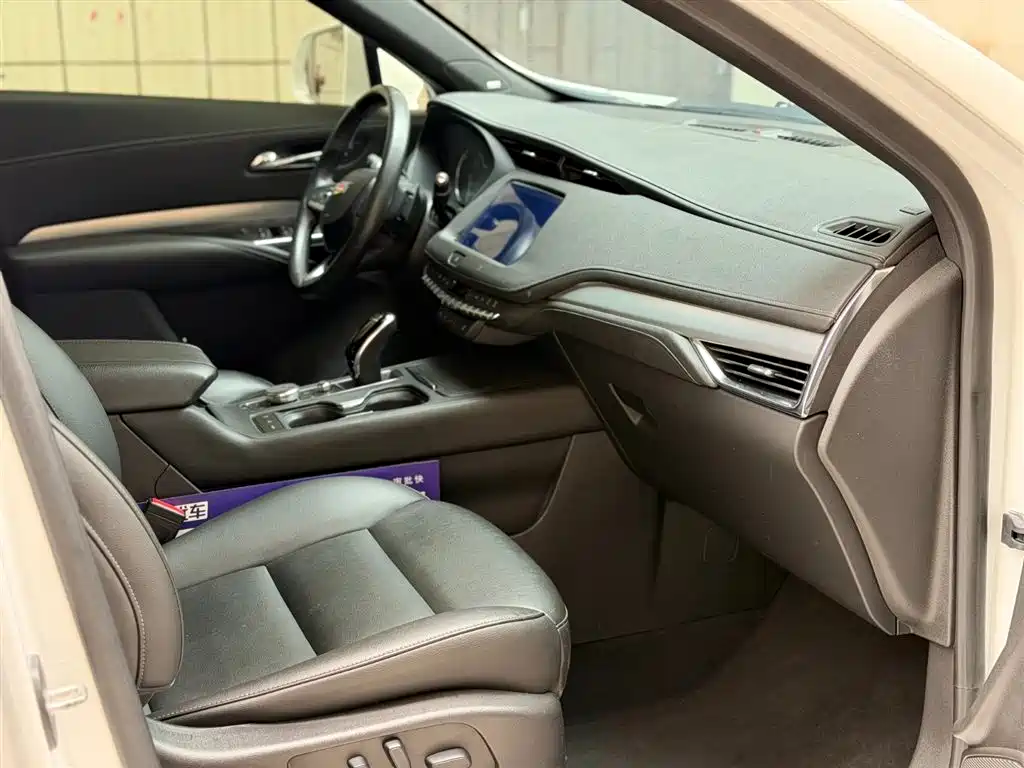 Cadillac XT4 2020 Facelift 28T 2WD Leading фото 11