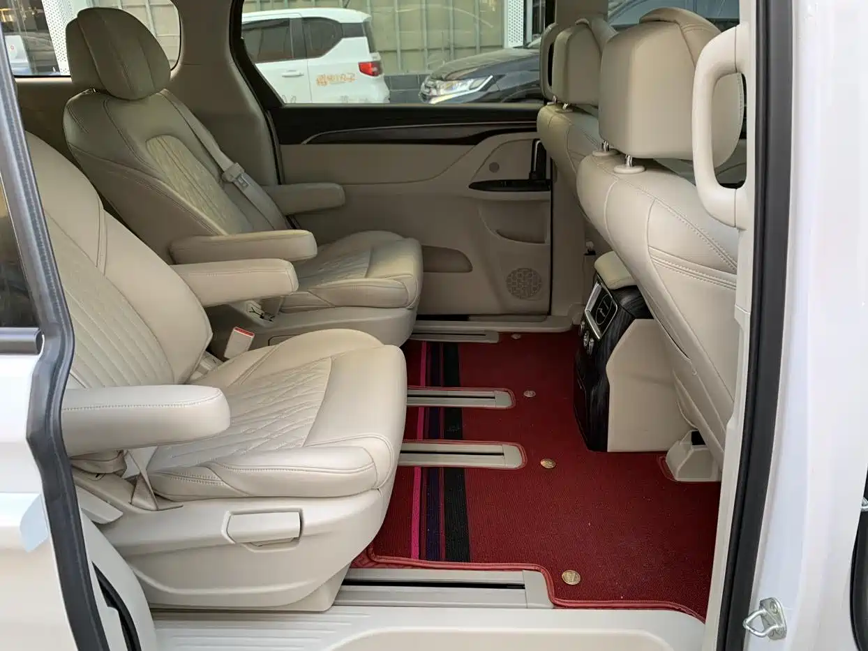 Buick GL8 2021 ES Landlord 653T Comfort фото 14