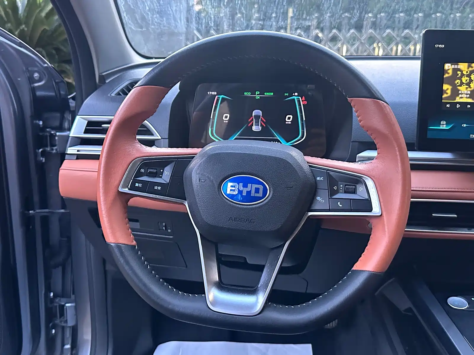 Фото 6 - BYD e2