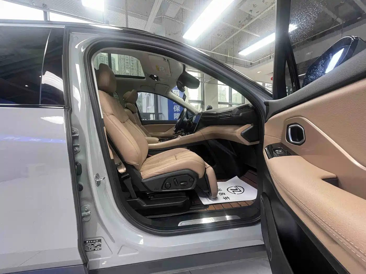 NIO ES8 2019 2018 355KM Base Model 7-Seater Version