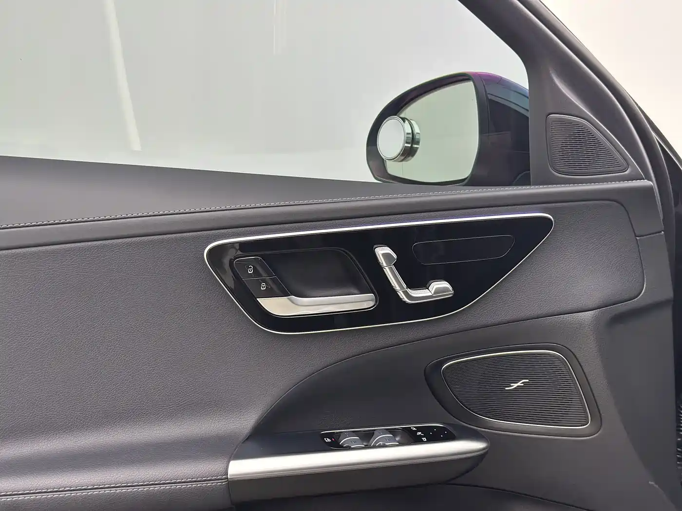 Mercedes-Benz C-Class 2023 Facelift C 260 L Sport Edition фото 10