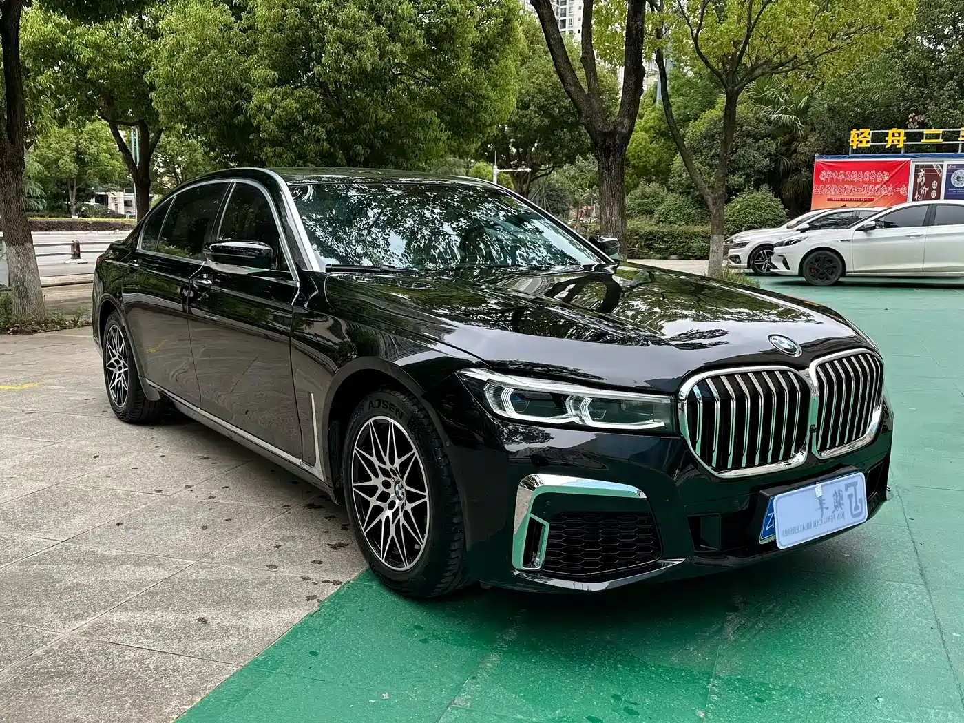 BMW 7 Series 2013 Model 730Li Luxury фото 3