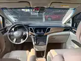 Фото 15 - Buick GL8