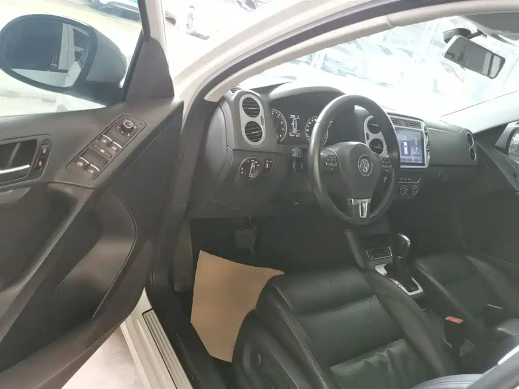 Volkswagen Tiguan 2015 1.8TSI Automatic 2WD Comfortline фото 16
