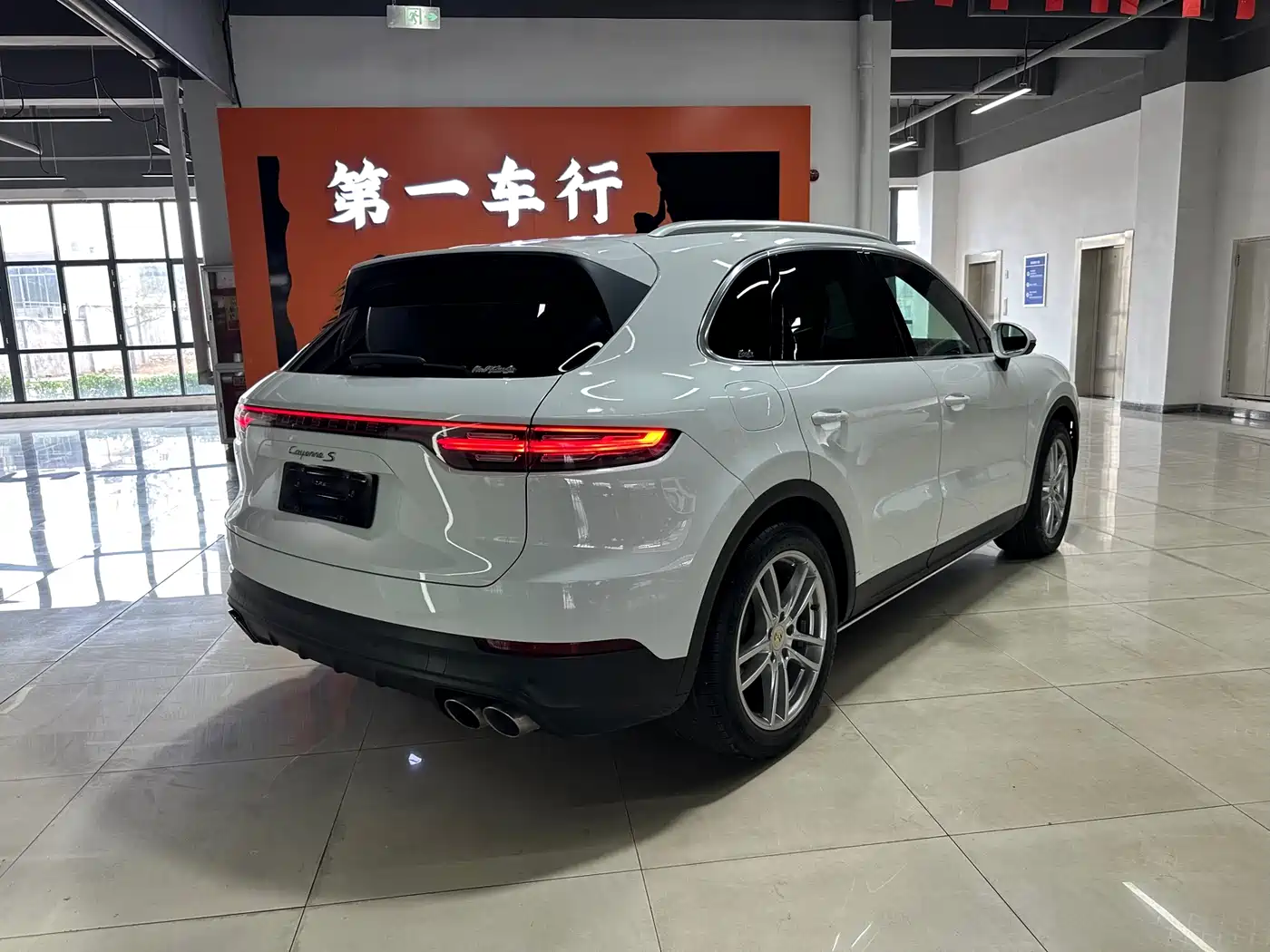 Porsche Cayenne 2018 Cayenne S 2.9T фото 3