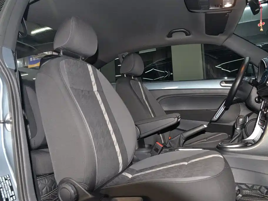 Volkswagen Beetle 2018 180TSI Trend Joy Edition фото 16