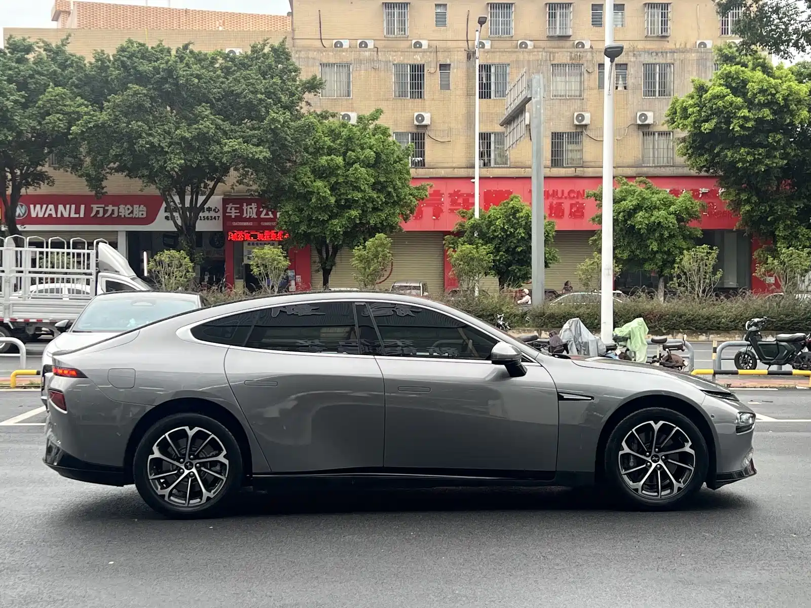 Фото 8 - XPeng P7
