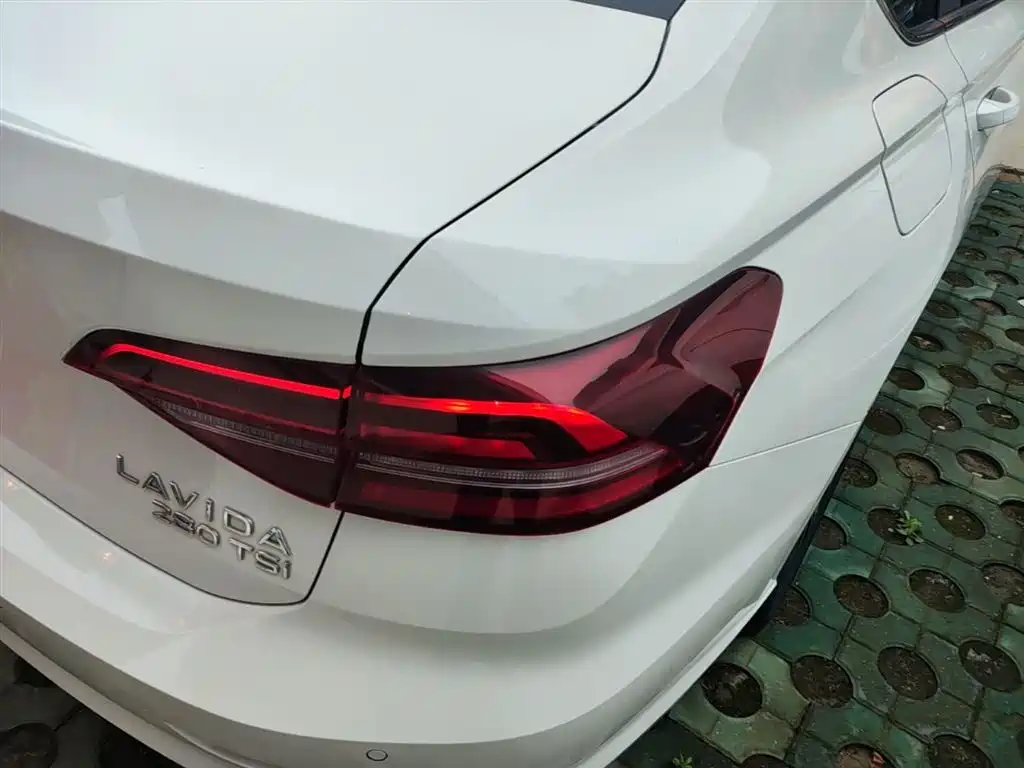 Volkswagen Lavida 2022 280TSI DSG Comfort Edition фото 8