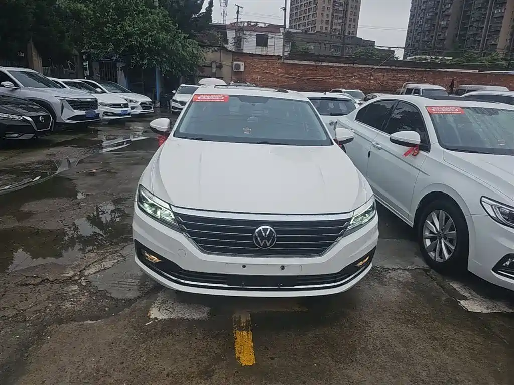 Volkswagen Lavida 2021 1.5L Auto Comfort Edition фото 3
