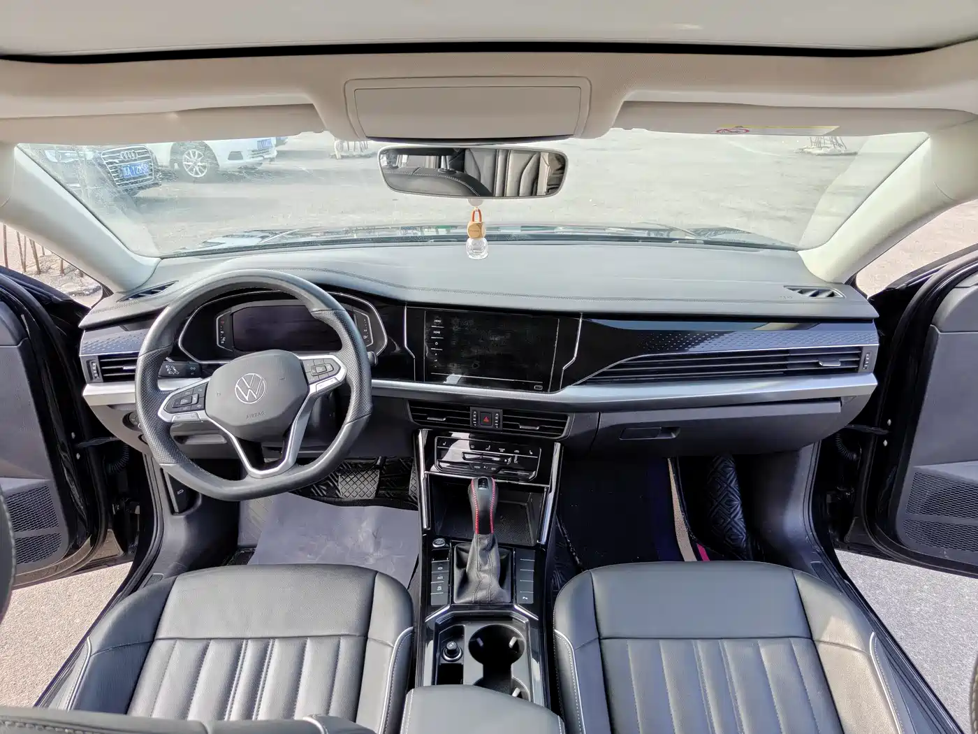 Volkswagen Passat 2022 330TSI Starlight Elite Edition фото 10