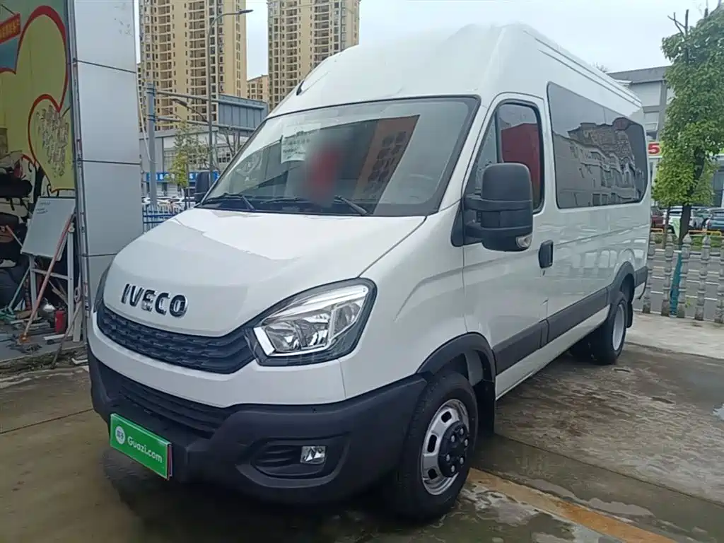Iveco Daily 2021 2.0T Manual Chaorui Long Wheelbase Short Overhang High Roof Sliding Door F1A