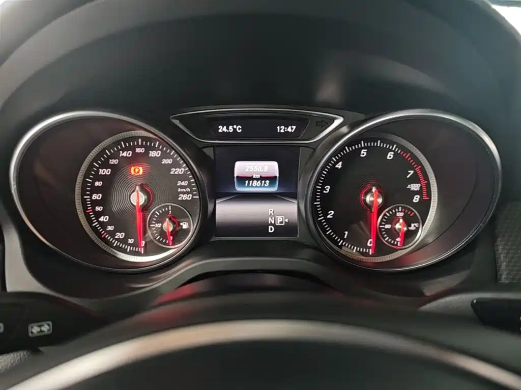 Mercedes-Benz GLA 2017 GLA 200 Dynamic фото 12