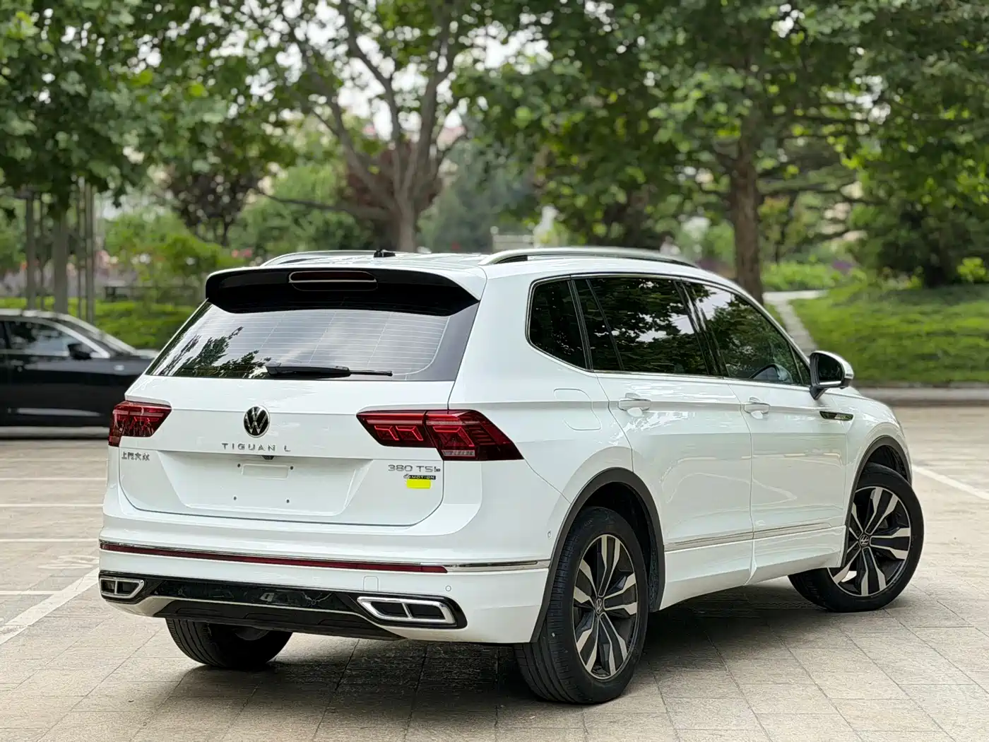 Volkswagen Tiguan L 2024 380TSI Automatic 4WD R-Line Premium Enjoyment Edition 7-seater фото 3
