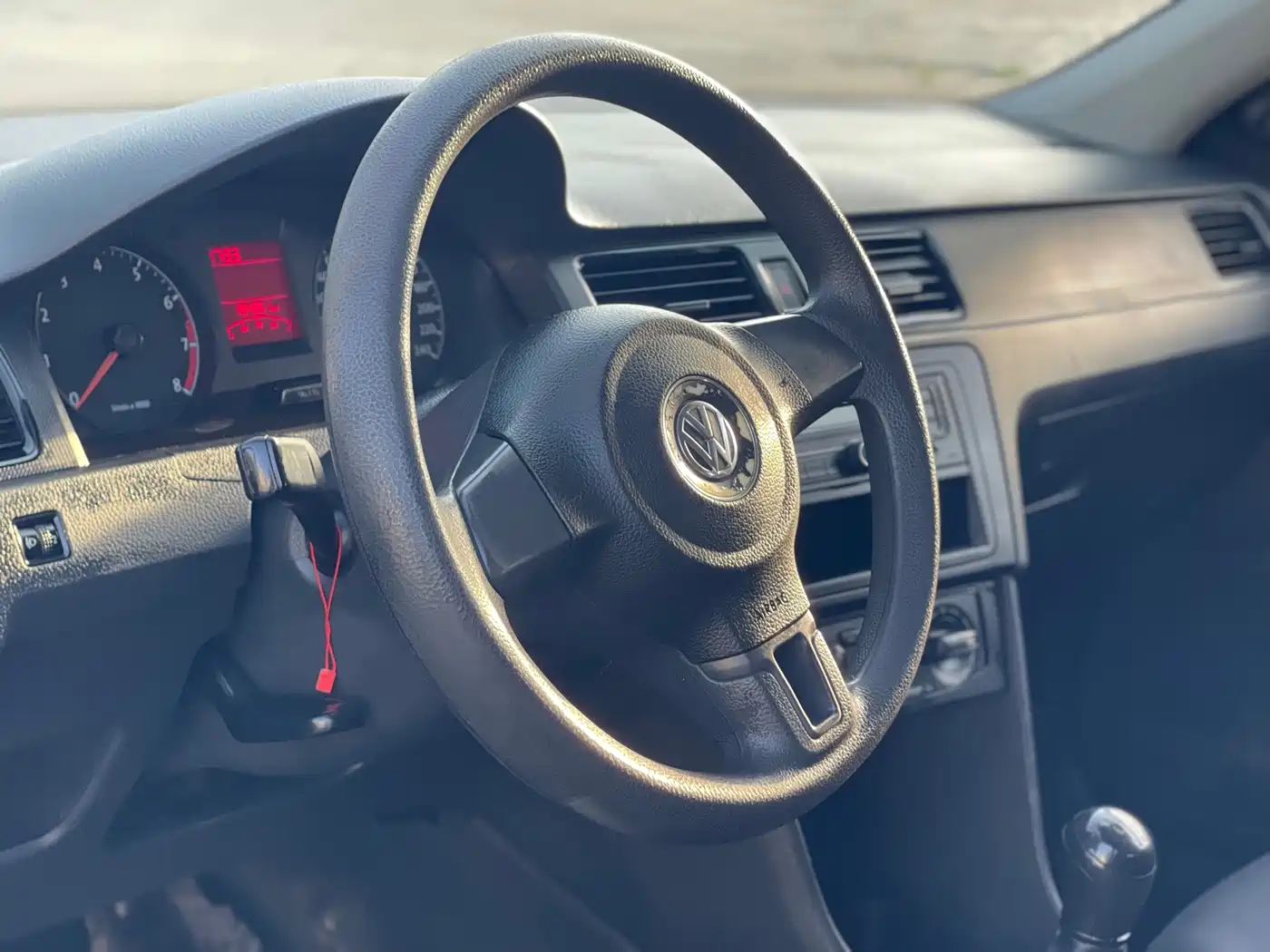 Volkswagen Santana 2015 1.6L Manual Trend Edition фото 6