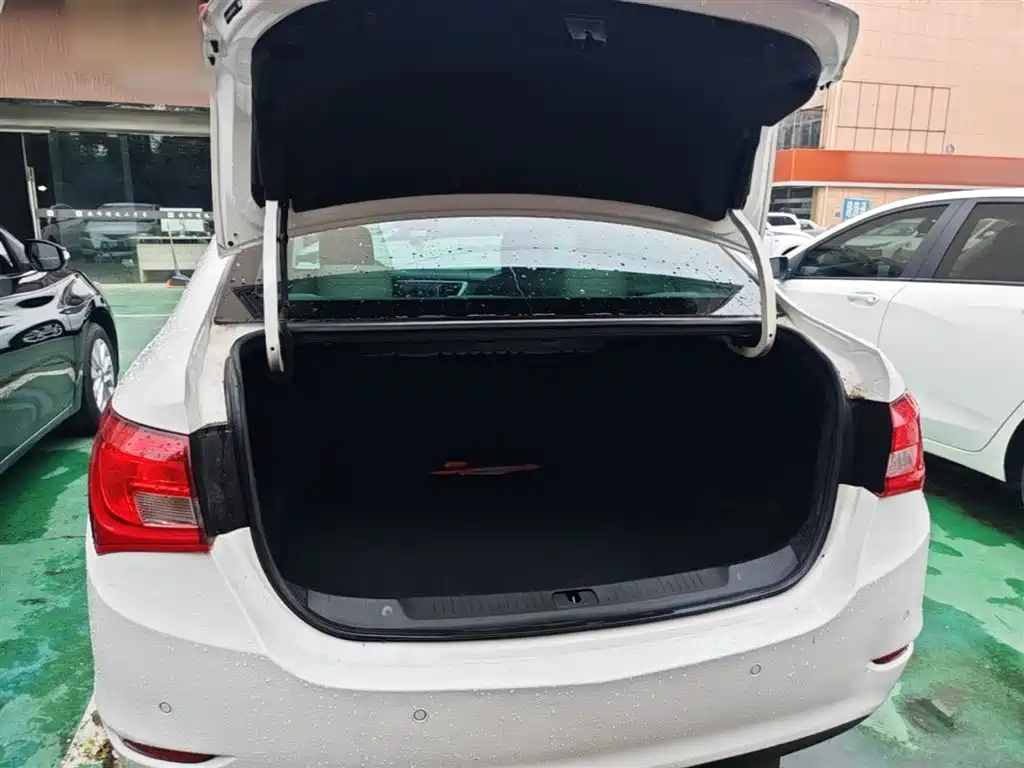 Buick Excelle 2016 15N Automatic Elite фото 19