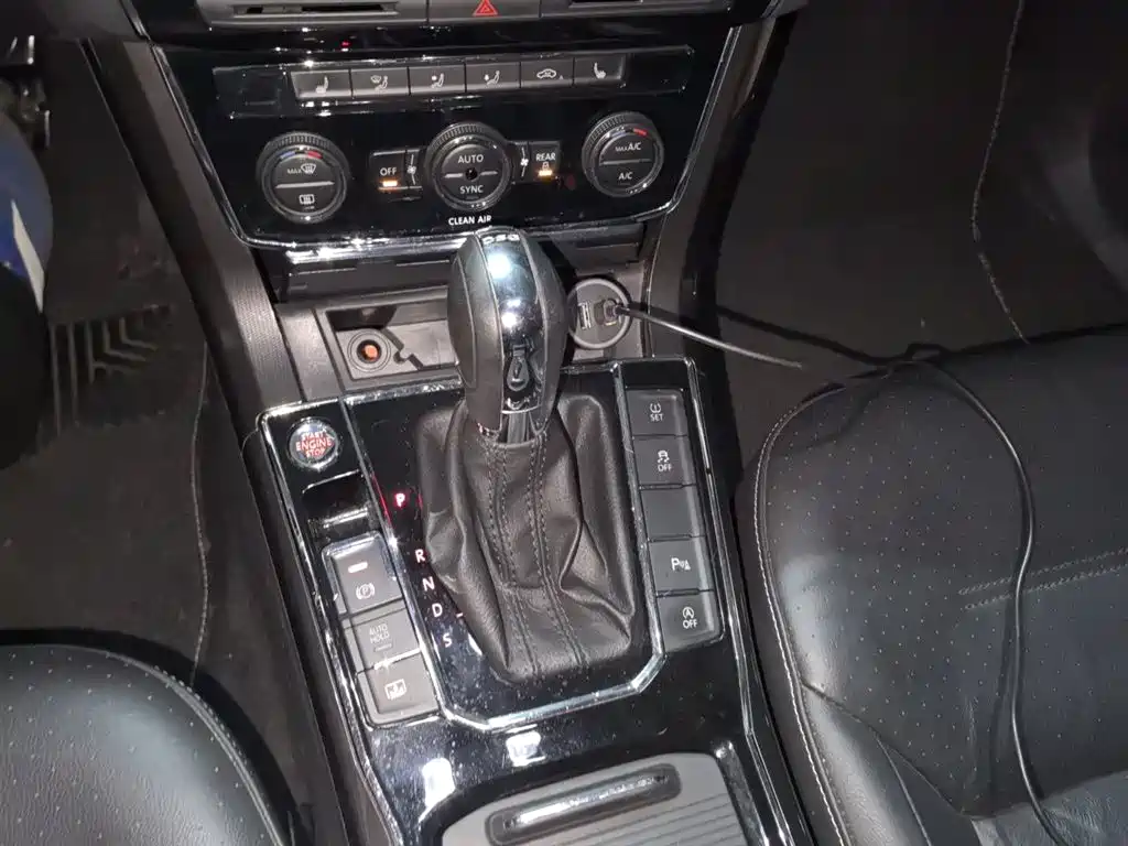 Volkswagen Passat 2016 330TSI DSG Executive Edition фото 11