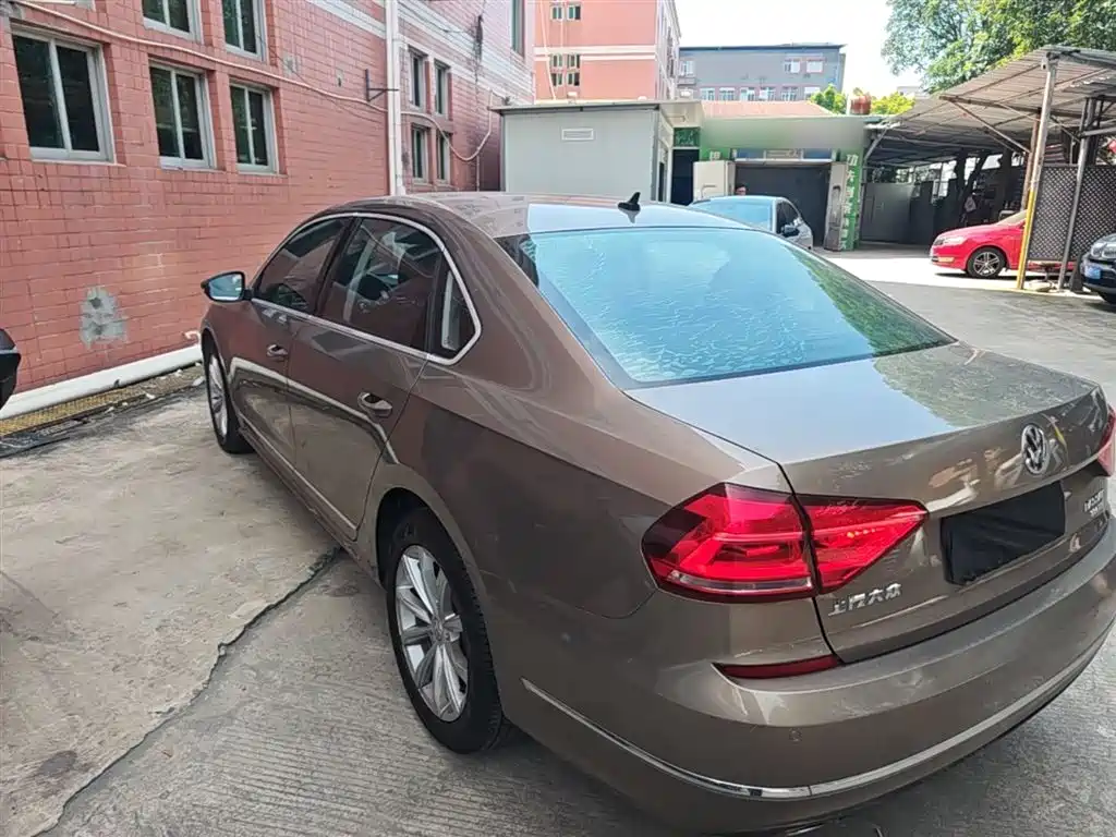 Volkswagen Passat 2017 330TSI DSG Prestige фото 5