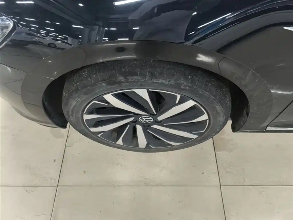 Volkswagen Passat 2023 Facelift 330TSI Luxury Edition фото 23