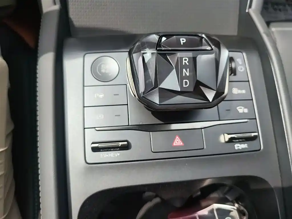 BYD Qin L 2025 DM-i Smart Drive Edition 120KM Leading фото 14