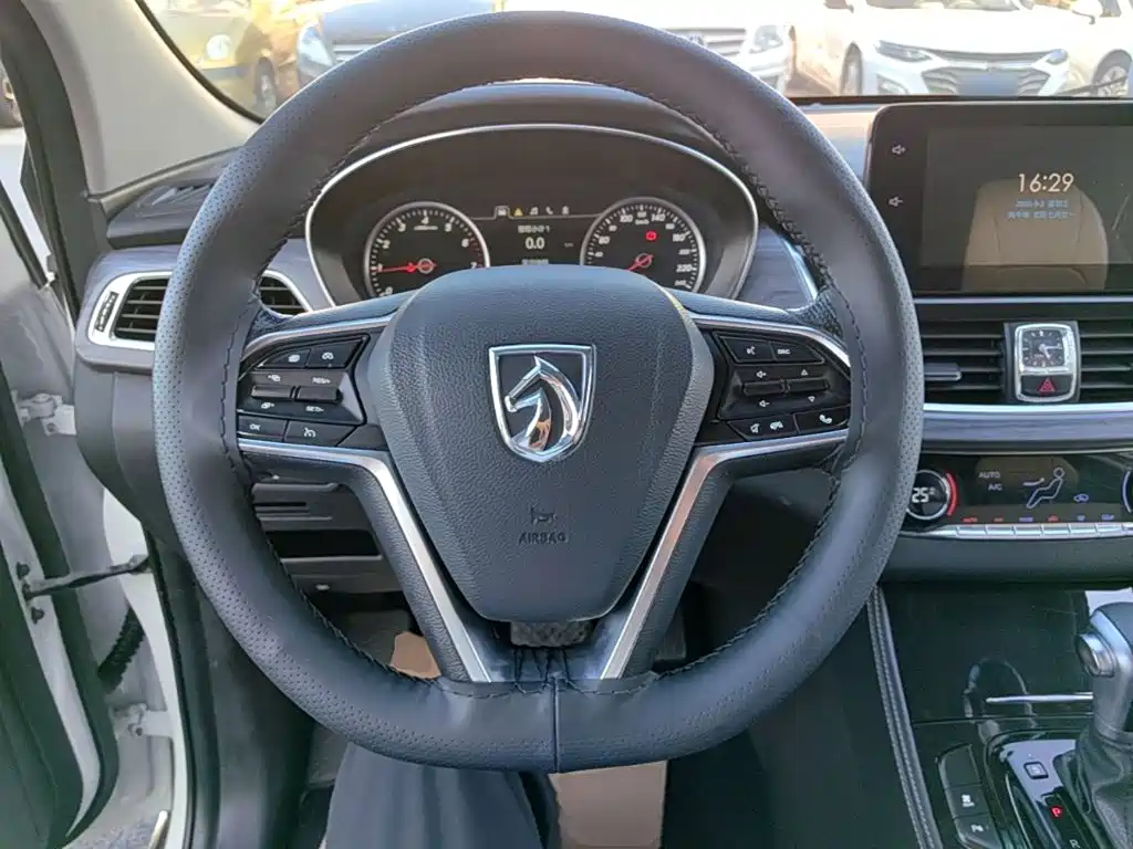 Baojun 730 2018 2017 1.5T DCT Flagship 7-seater China V