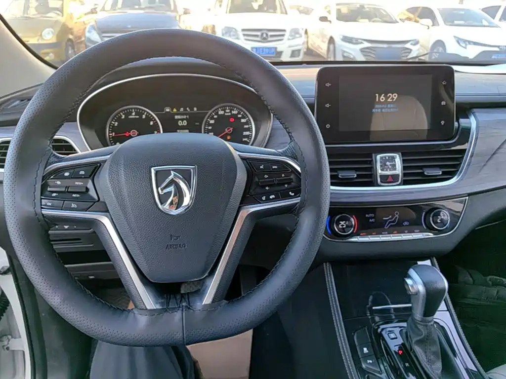 Baojun 730 2018 2017 1.5T DCT Flagship 7-seater China V