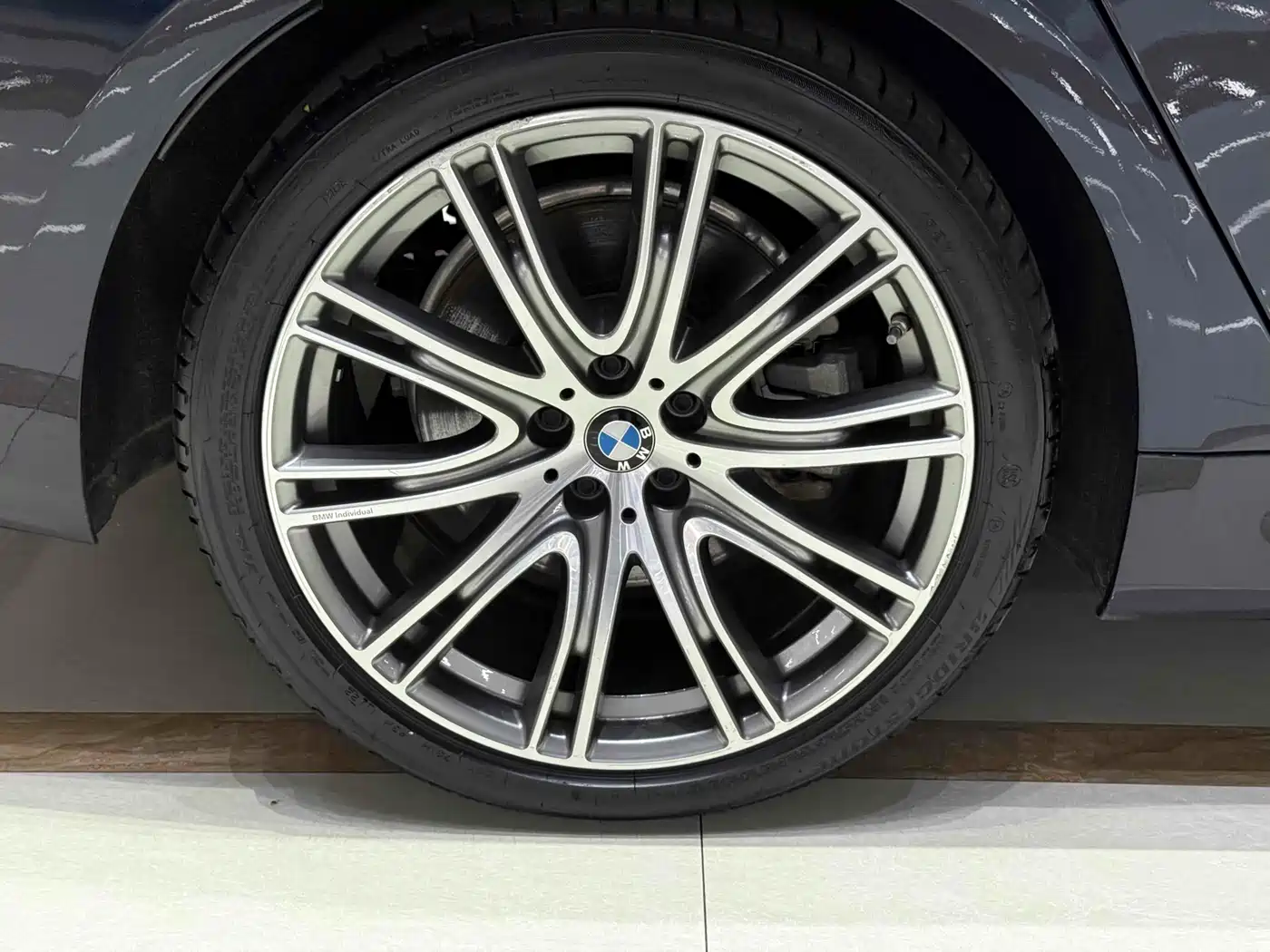 BMW 7 Series 2021 Model 740Li xDrive Executive Luxury Package фото 12