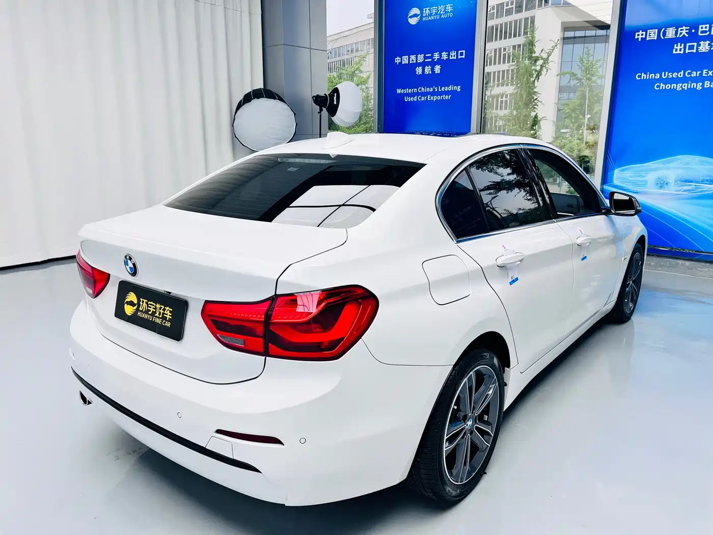 BMW 1 Series 2018 118i Sport Edition фото 7