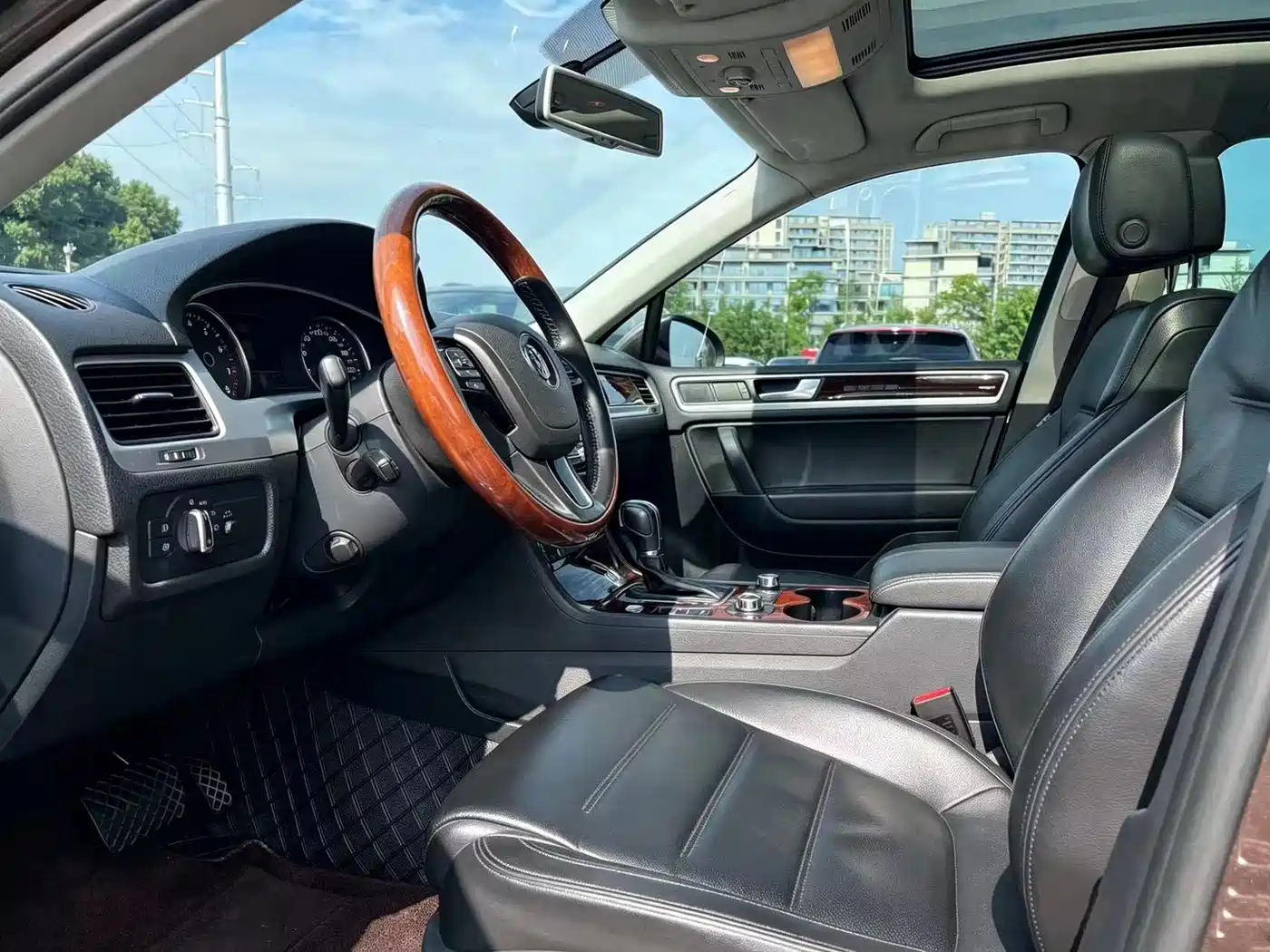 Volkswagen Touareg 2015 3.0TSI Luxury фото 9