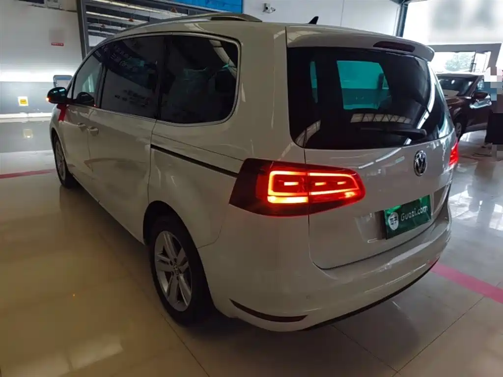 Volkswagen Sharan 2018 380TSI Comfort 7-Seater фото 5