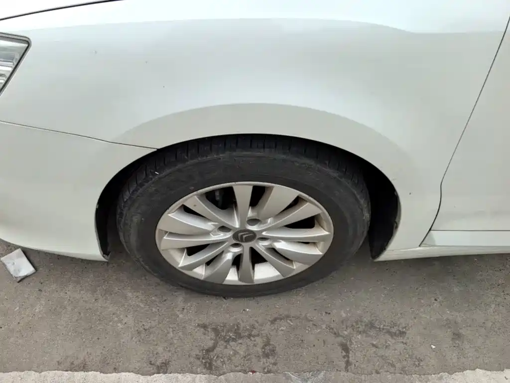 Citroën C-Quatre 2015 2013 Model Sedan 1.6L Automatic Premium Style