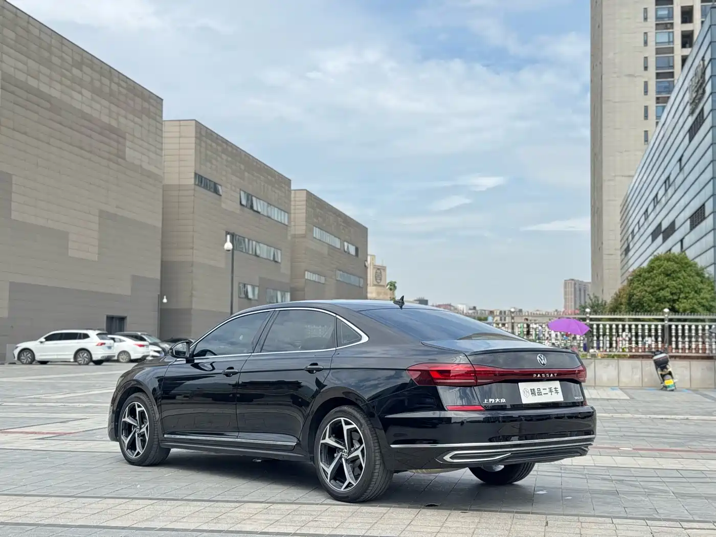 Volkswagen Passat 2024 380TSI Starlight Dragon Glory Edition фото 7