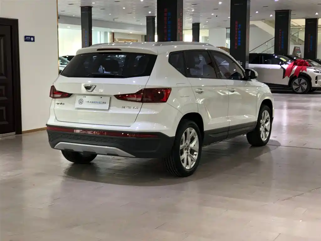 JETTA VS5