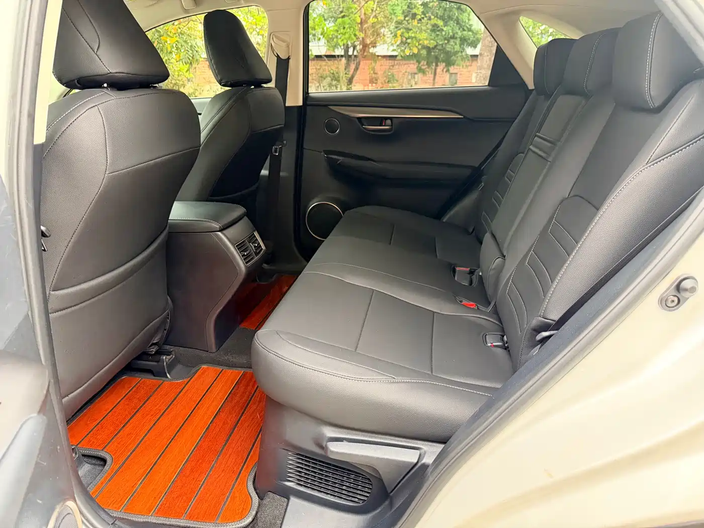Lexus NX 2016 200 Special Limited Edition фото 14