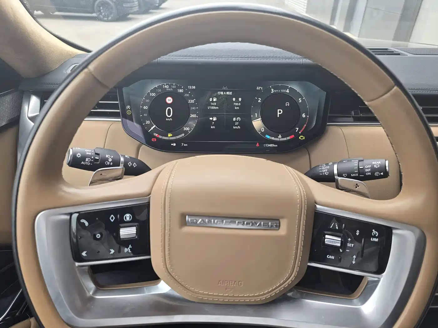 Land Rover Range Rover 2024 3.0 L6 400PS Genesis Extended фото 9