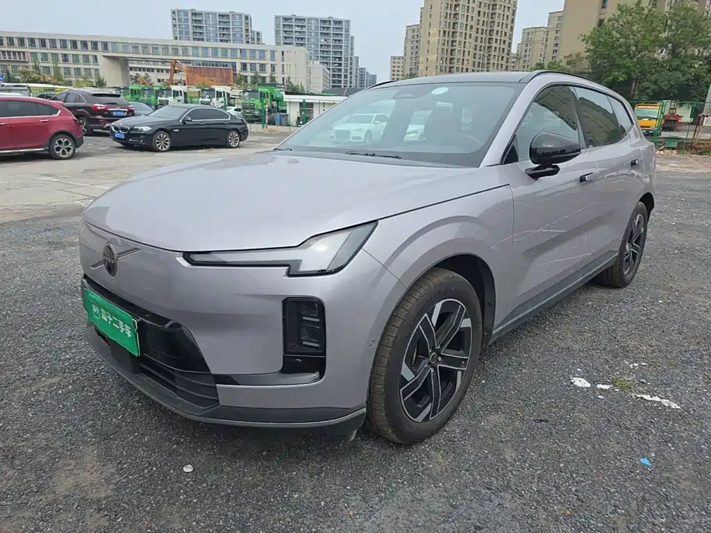 Volvo XC70 Plug-in Hybrid 2025 — пригон из Китая