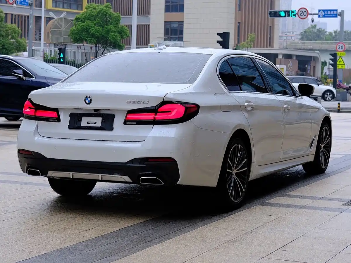BMW 5 Series 2021 530Li Leading M Sport Package фото 14