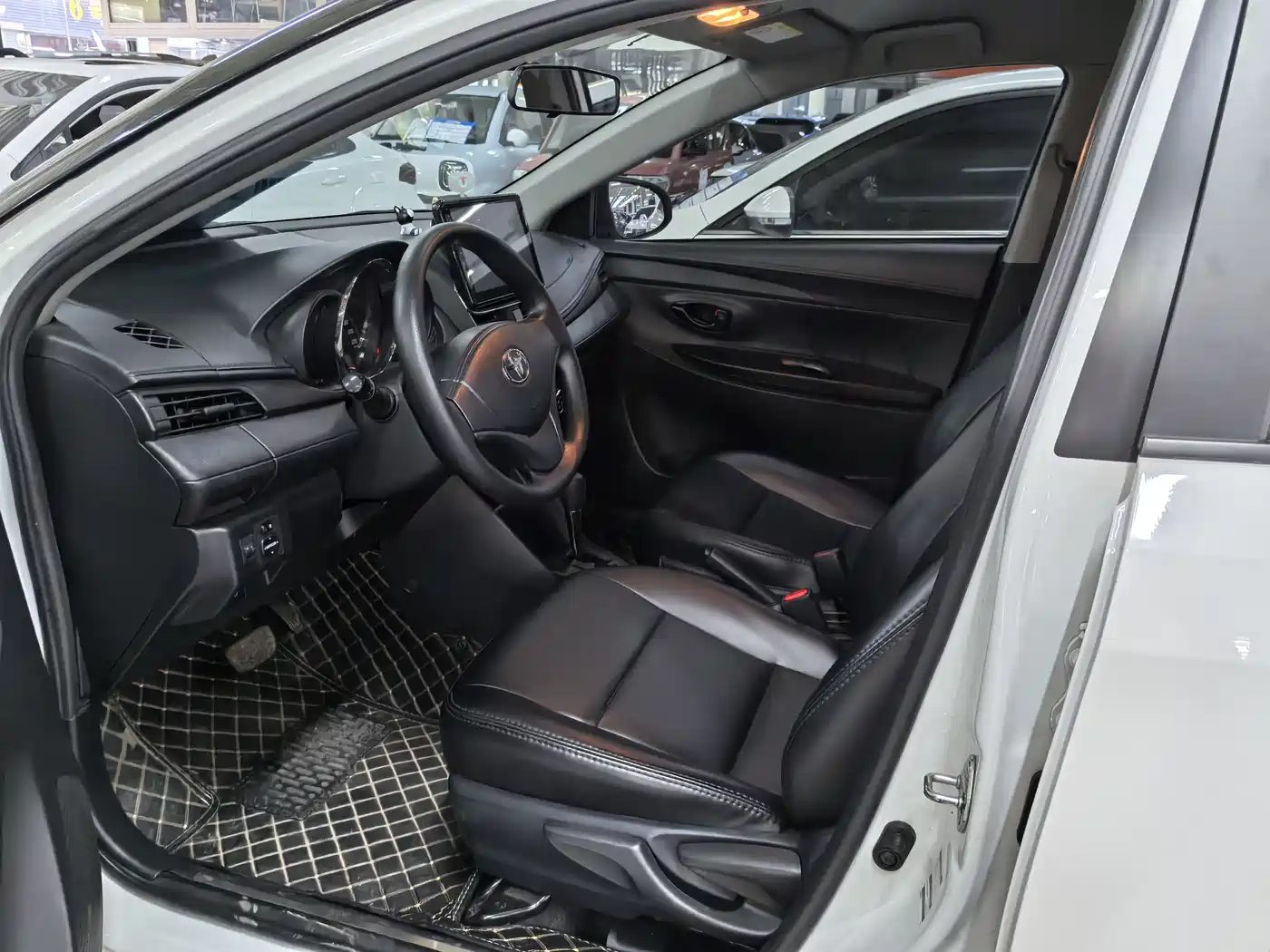 Toyota YARiS L Zhi Xuan 2020 1.5L CVT Leading Edition фото 6