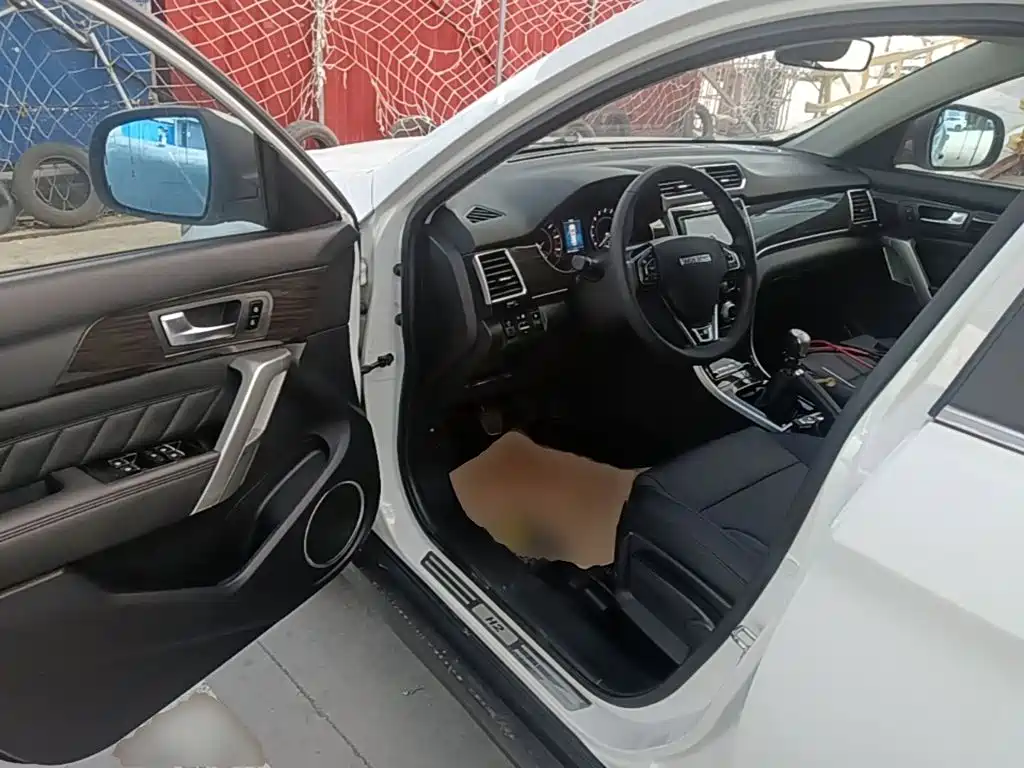 Фото 16 - Haval H2