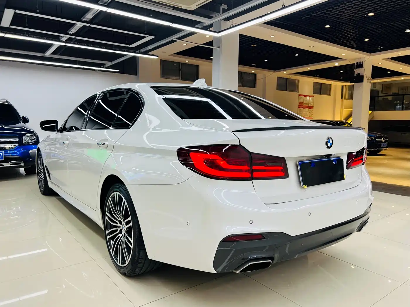 BMW 5 Series 2018 530Li Premium M Sport Package фото 16