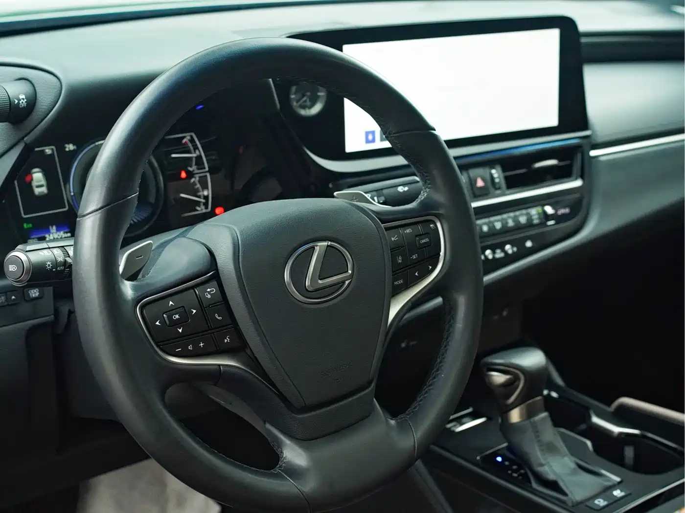 Lexus ES 2022 300h Excellence Edition фото 8