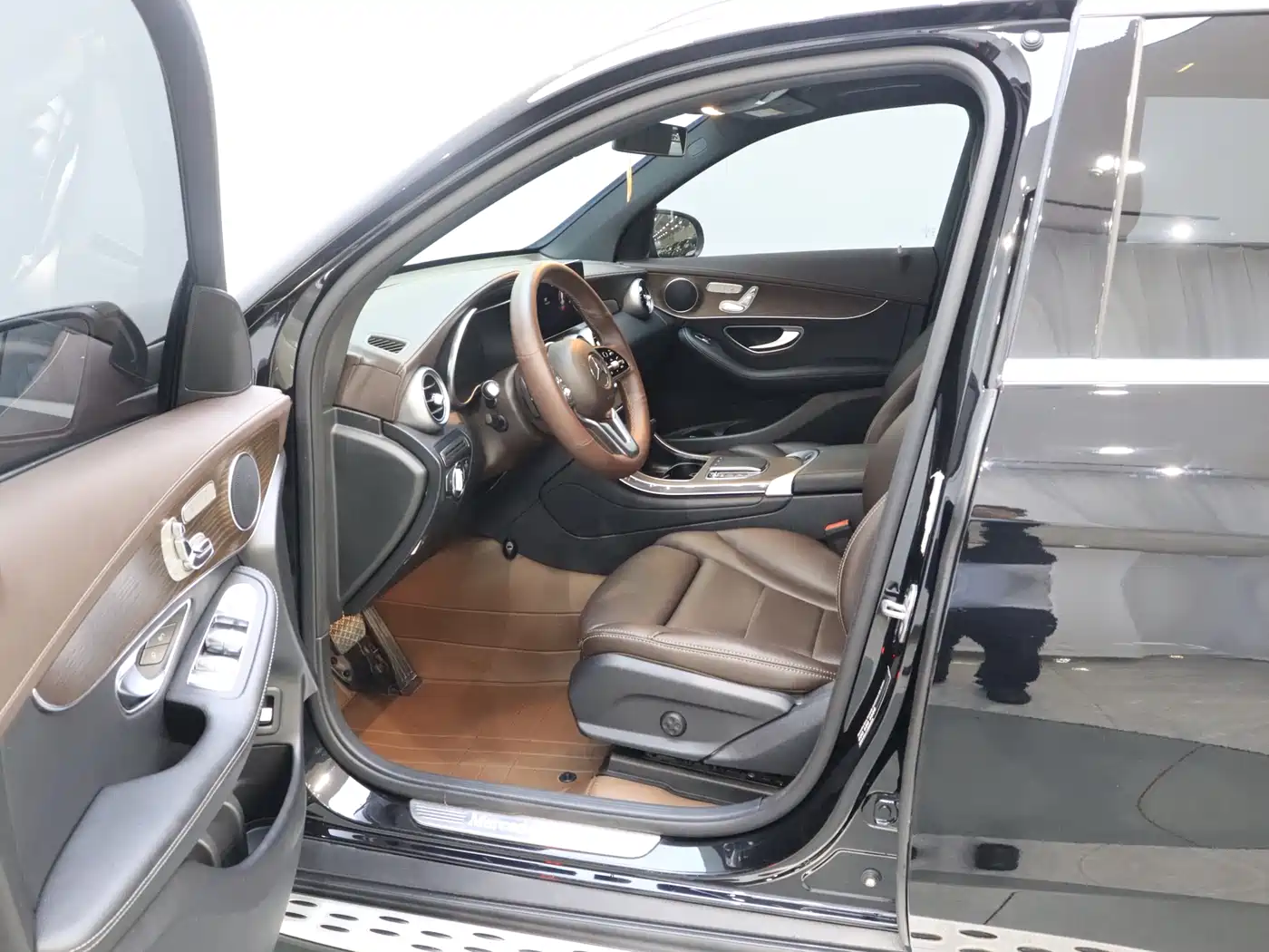 Mercedes-Benz GLC 2022 GLC 300 L 4MATIC Dynamic Collector's Edition фото 14